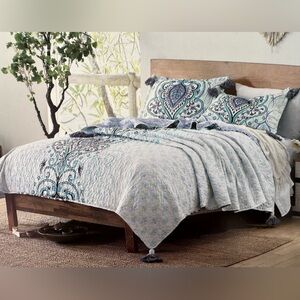 Brand New 3 Piece Reversible Quilt Set- Full/Queen